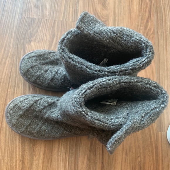UGG Lattice Cardy Boot - gray size 6 - Picture 4 of 5